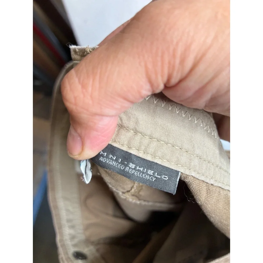 Columbia Mens Omni-Shield Cotton Canvas Cargo Shorts Tan Khaki 36W 9L AM4541